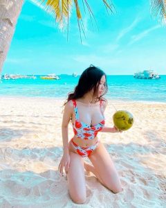 Người đẹp có sở thích thời trang sexy nóng bỏng